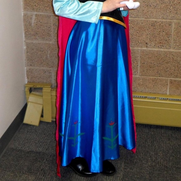 Anna Costume - Picture 3 of 3